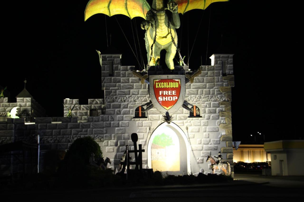 Merlin'S Camp ซนอยโม ภายนอก รูปภาพ